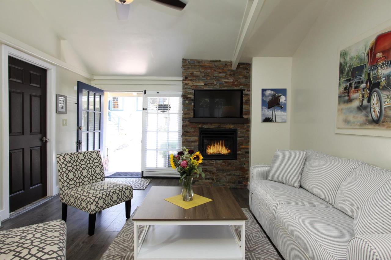 Lamp Lighter Inn And Sunset Suites Carmel-by-the-Sea Exterior photo